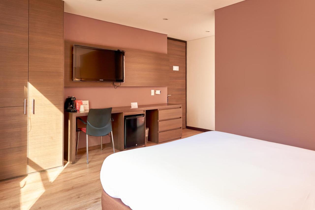 84 Dc Bogota Hotell Eksteriør bilde